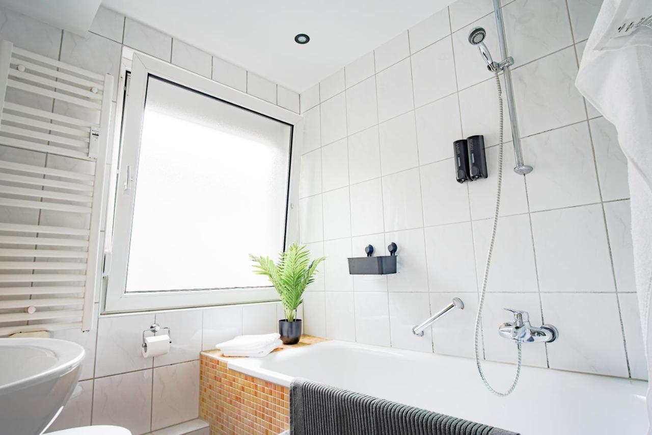 Homefy Bright And Cozy Holiday Apartment - Washer & Dryer - Free Parking 에센 외부 사진