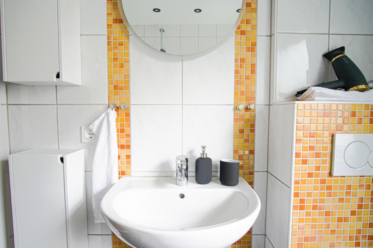 Homefy Bright And Cozy Holiday Apartment - Washer & Dryer - Free Parking 에센 외부 사진